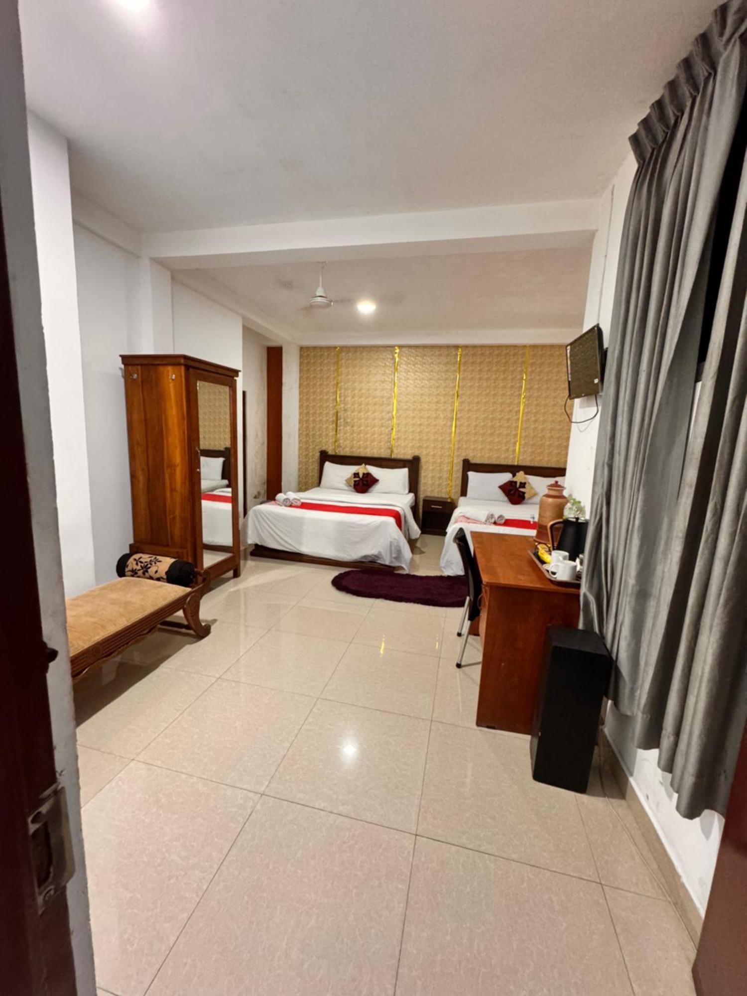 Airport Transit Kings Hotel Katunayaka Zewnętrze zdjęcie